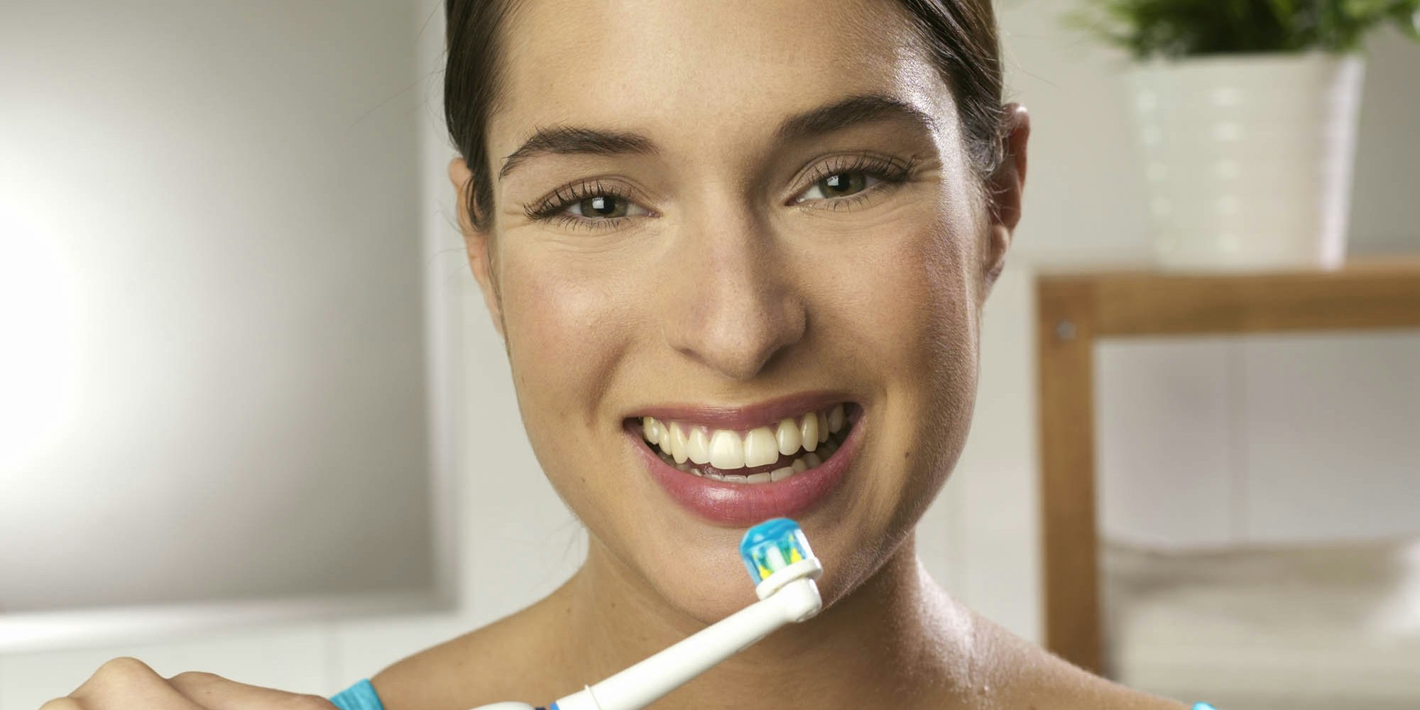 Moderne_Zahnpflegefo_24137044