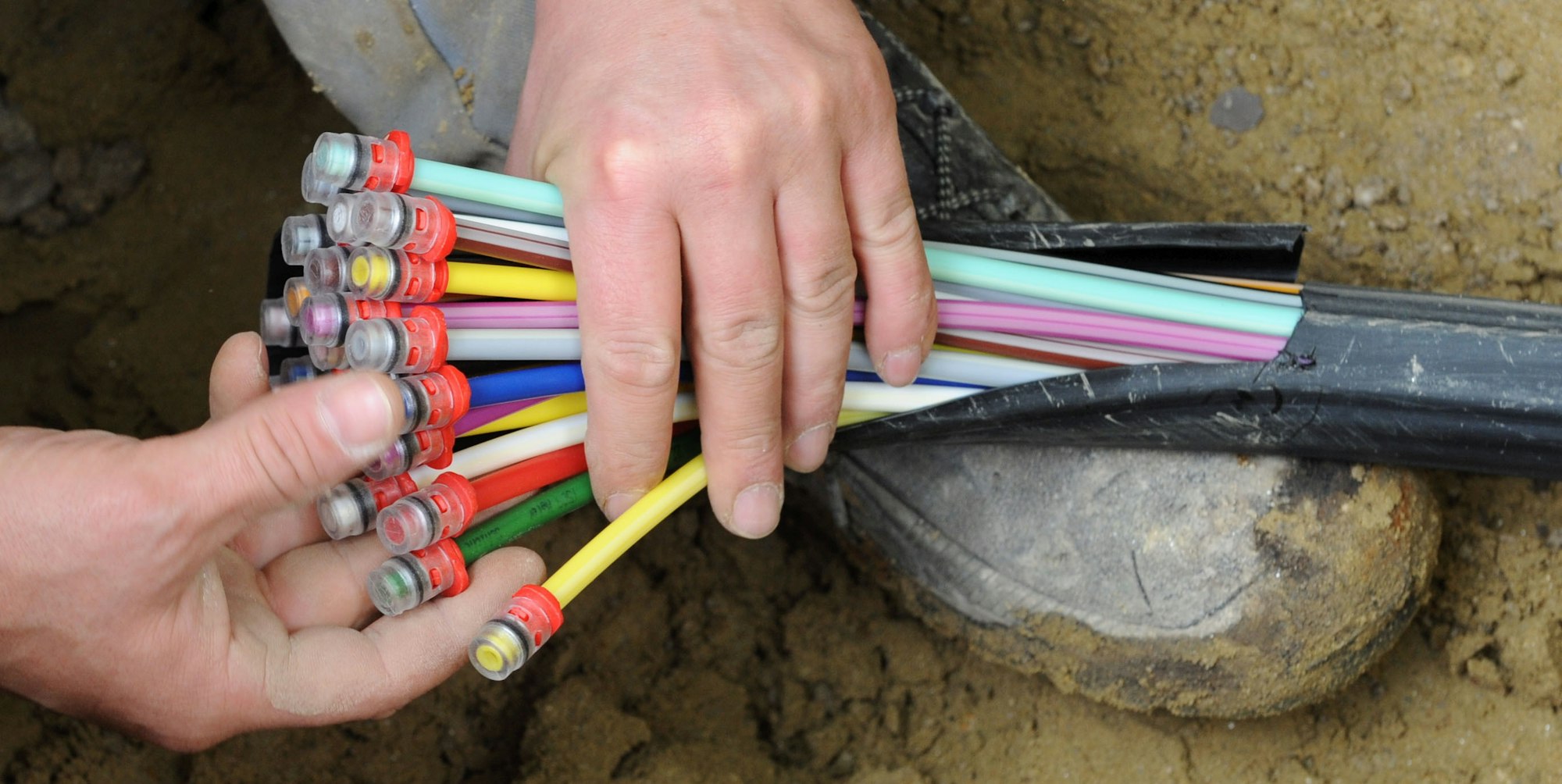 Glasfaser Internet Symbolbild (1)