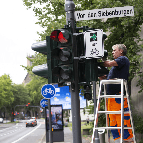 Grüner Pfeil Radfahrer