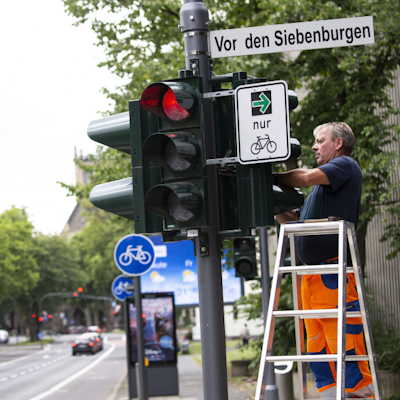 Grüner Pfeil Radfahrer