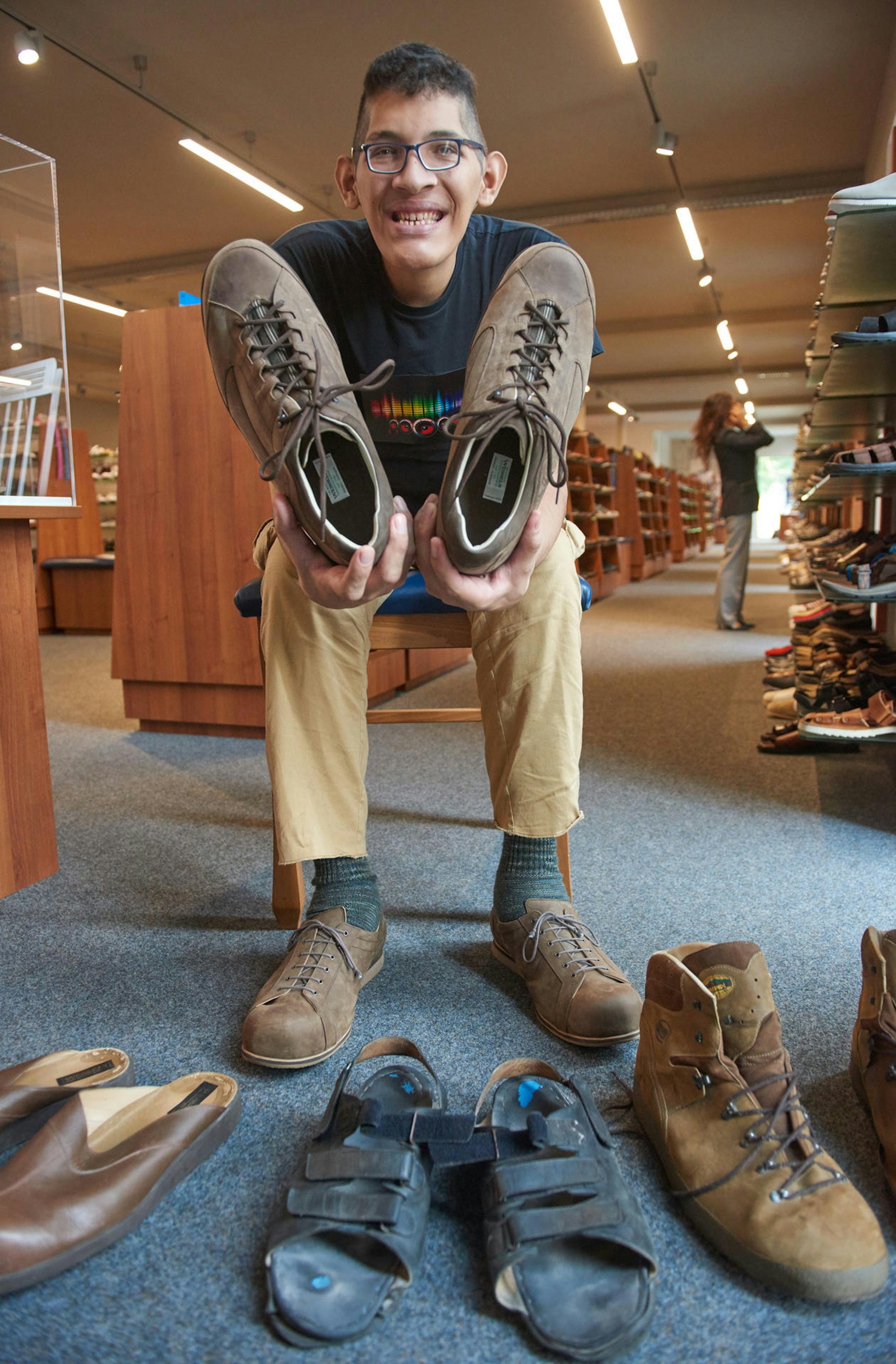 Mann mit großen Füßen 2