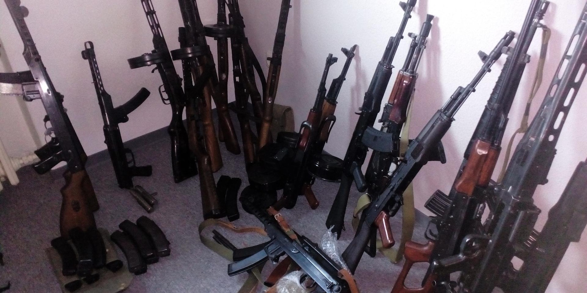 Kuchenheim Cannabis Waffenfund Polizei 2