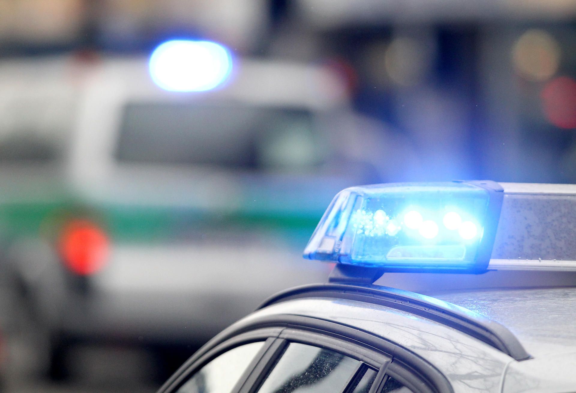 Polizei Blaulicht Symbolbild dpa