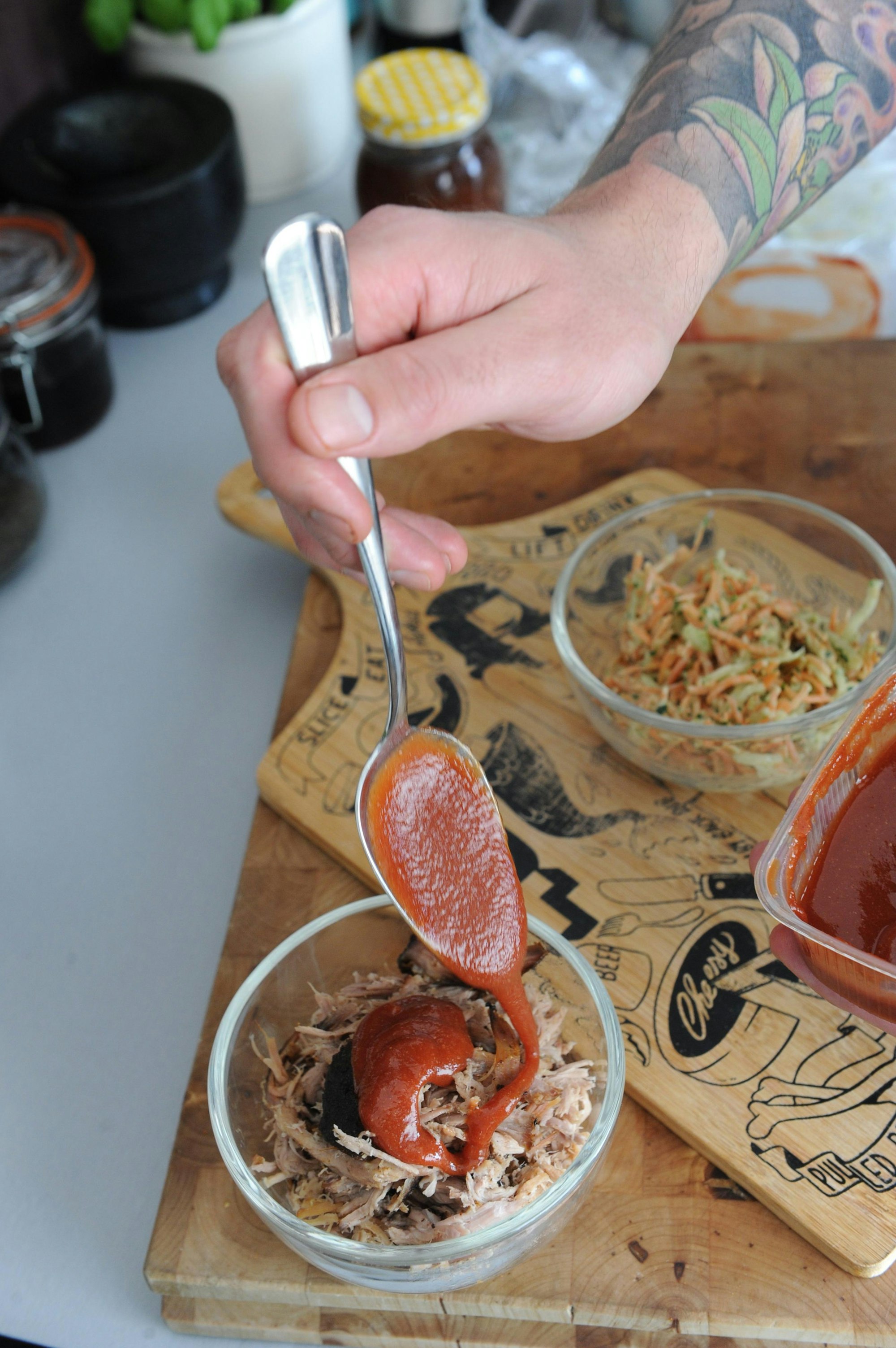 Pulled Pork anrichten