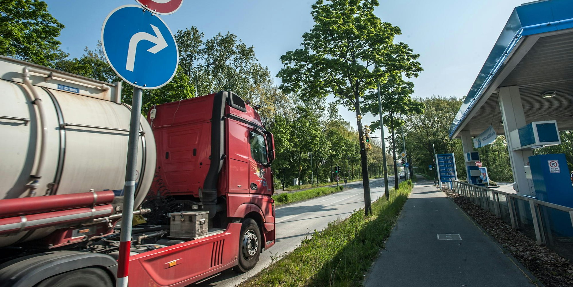 leverkusen-unfall-stzelle_ALF_0444