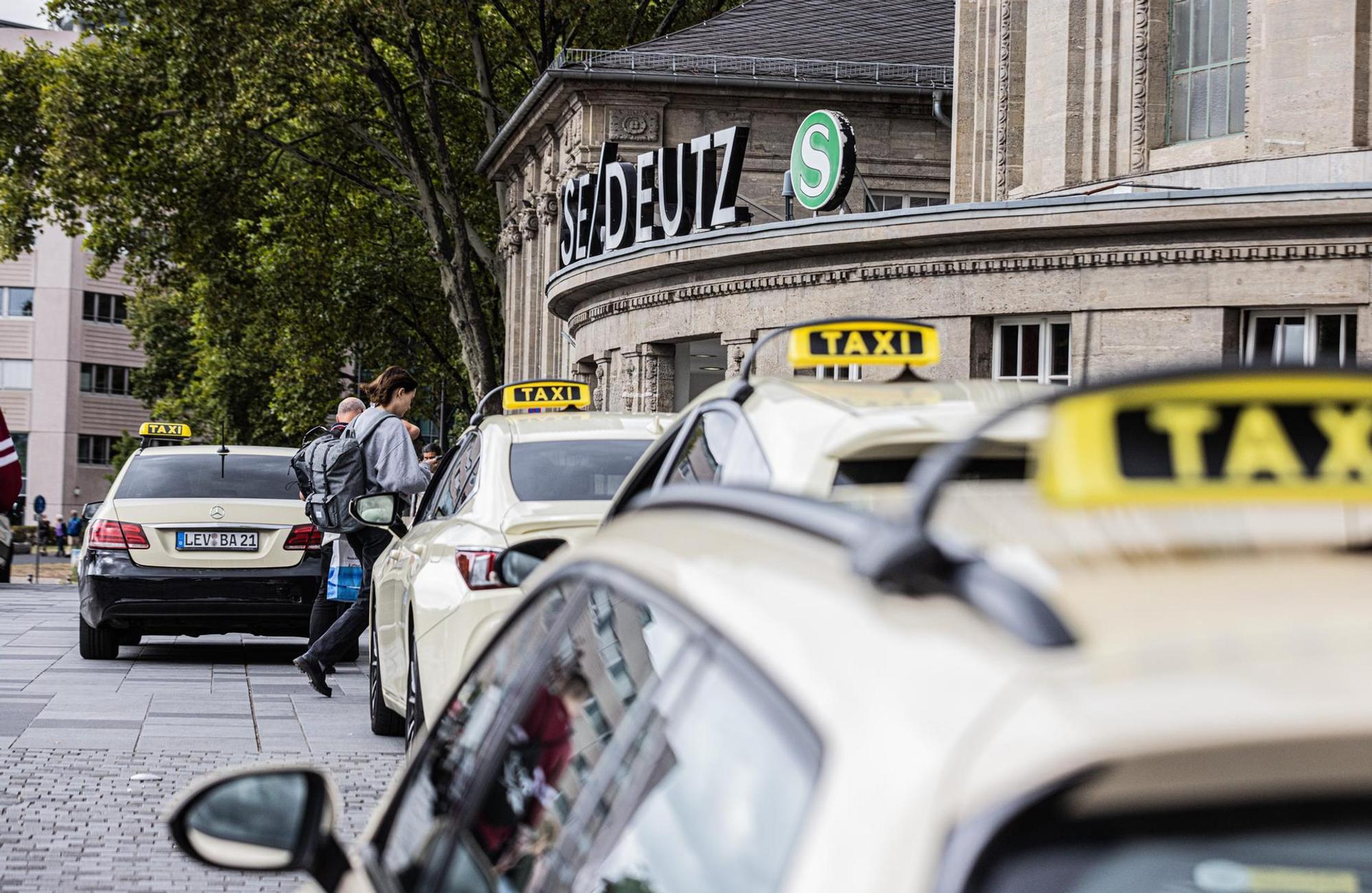 Taxis in deutz