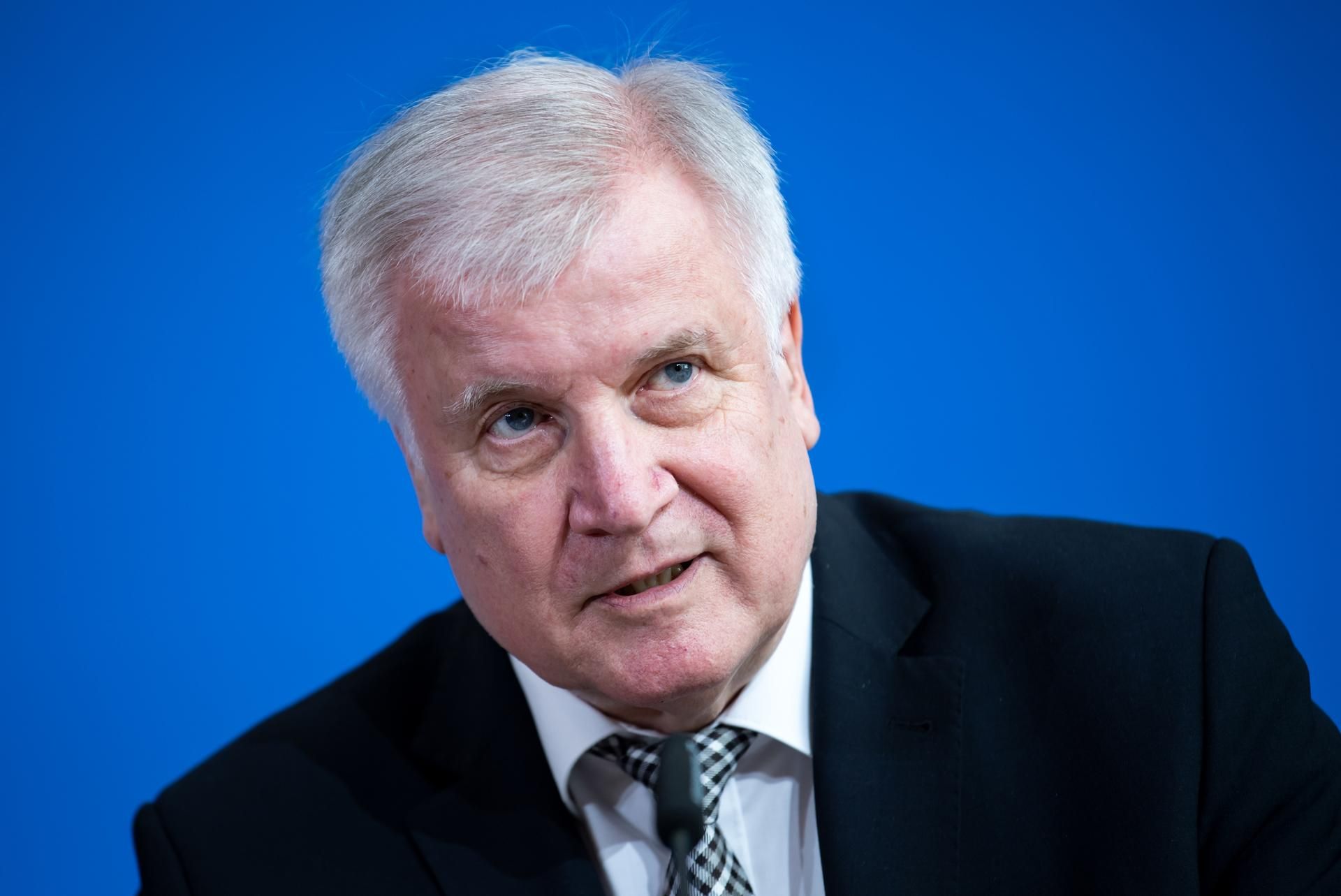 Seehofer dpa 130519