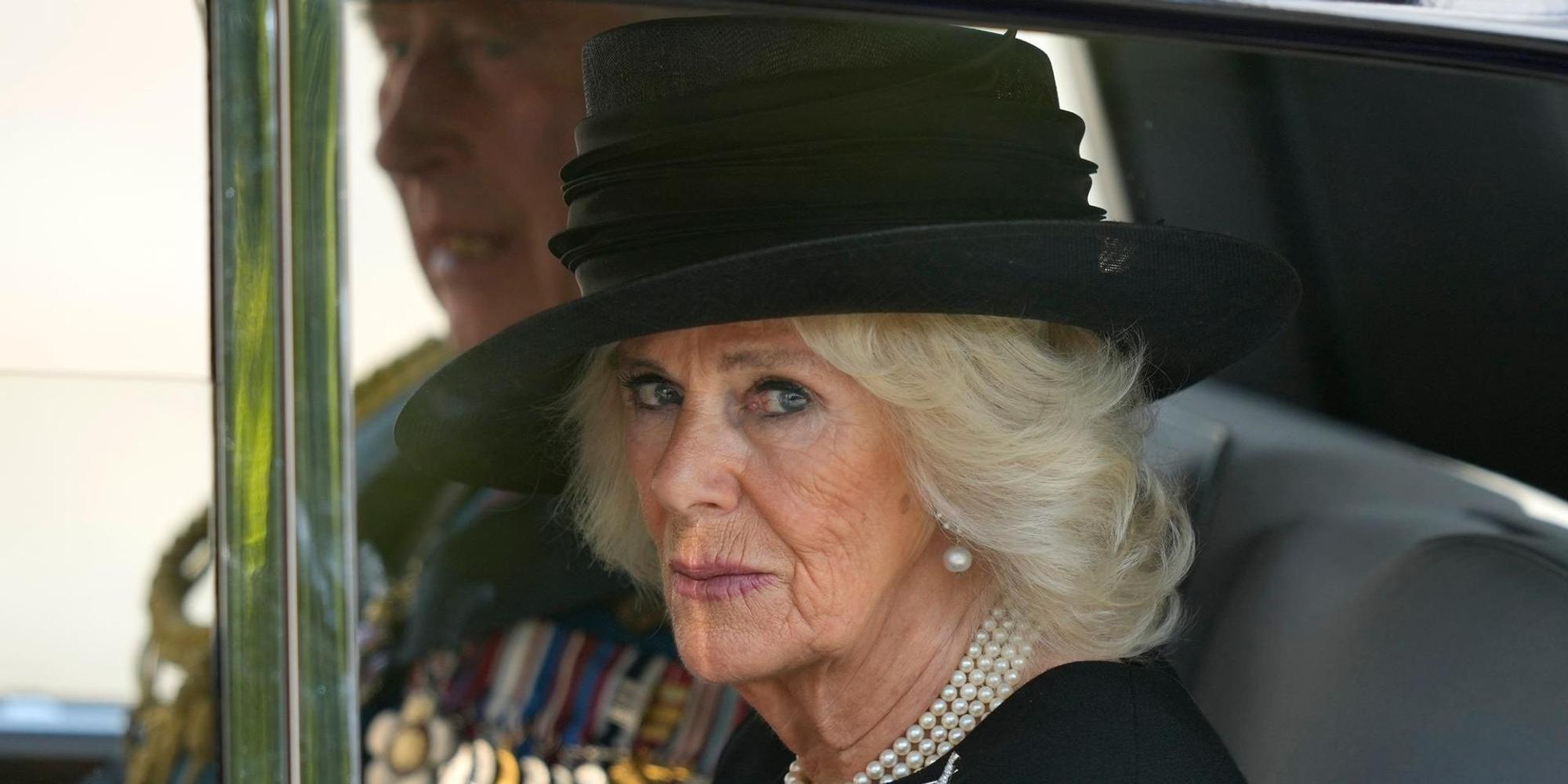 Camilla bei Trauerfeier