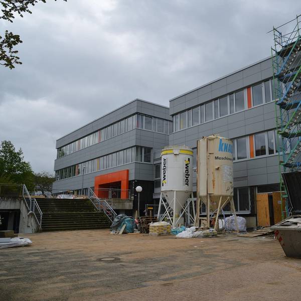 Fassade am Otto-Hahn-Schulkomplex