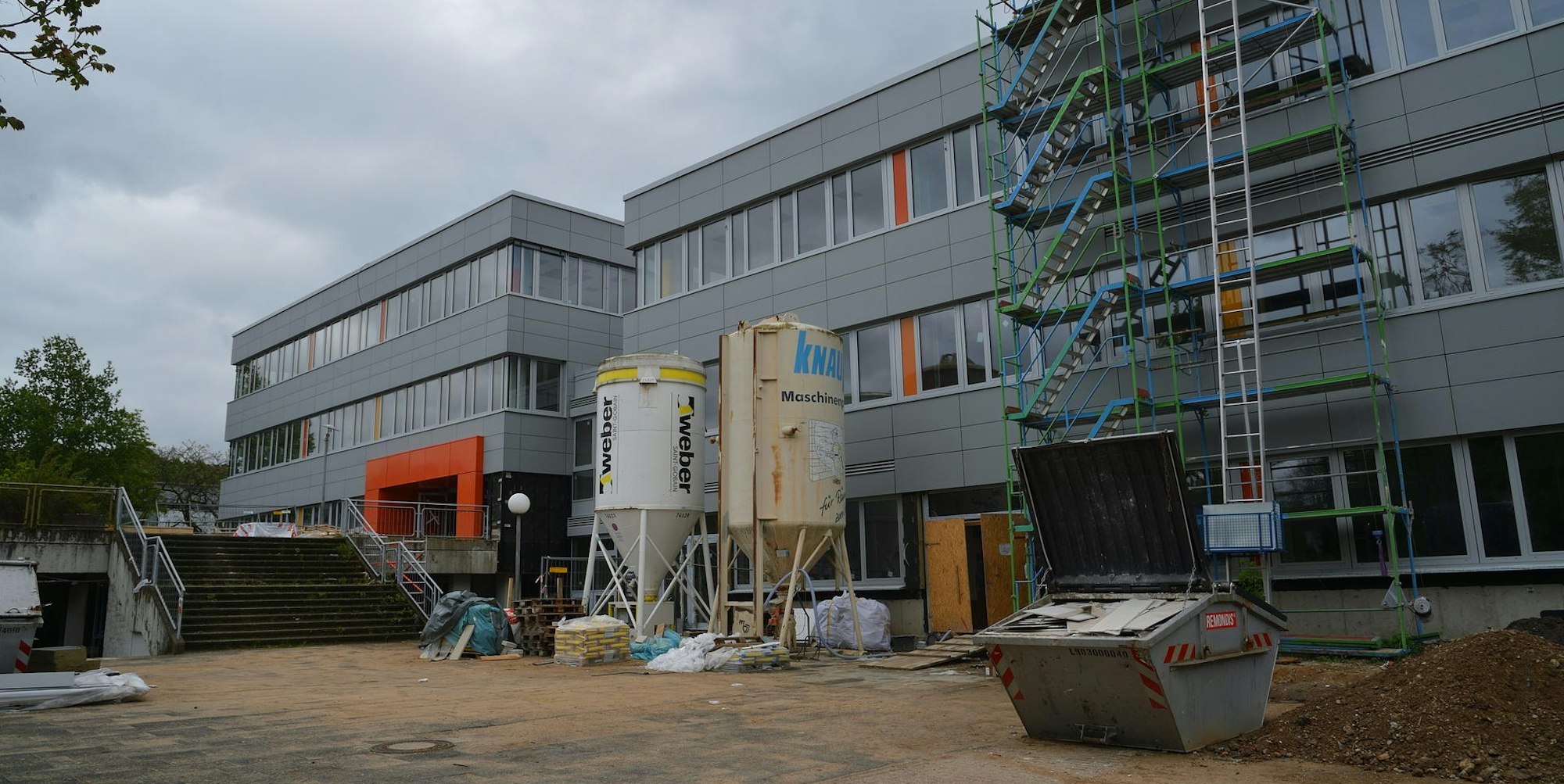 Fassade am Otto-Hahn-Schulkomplex