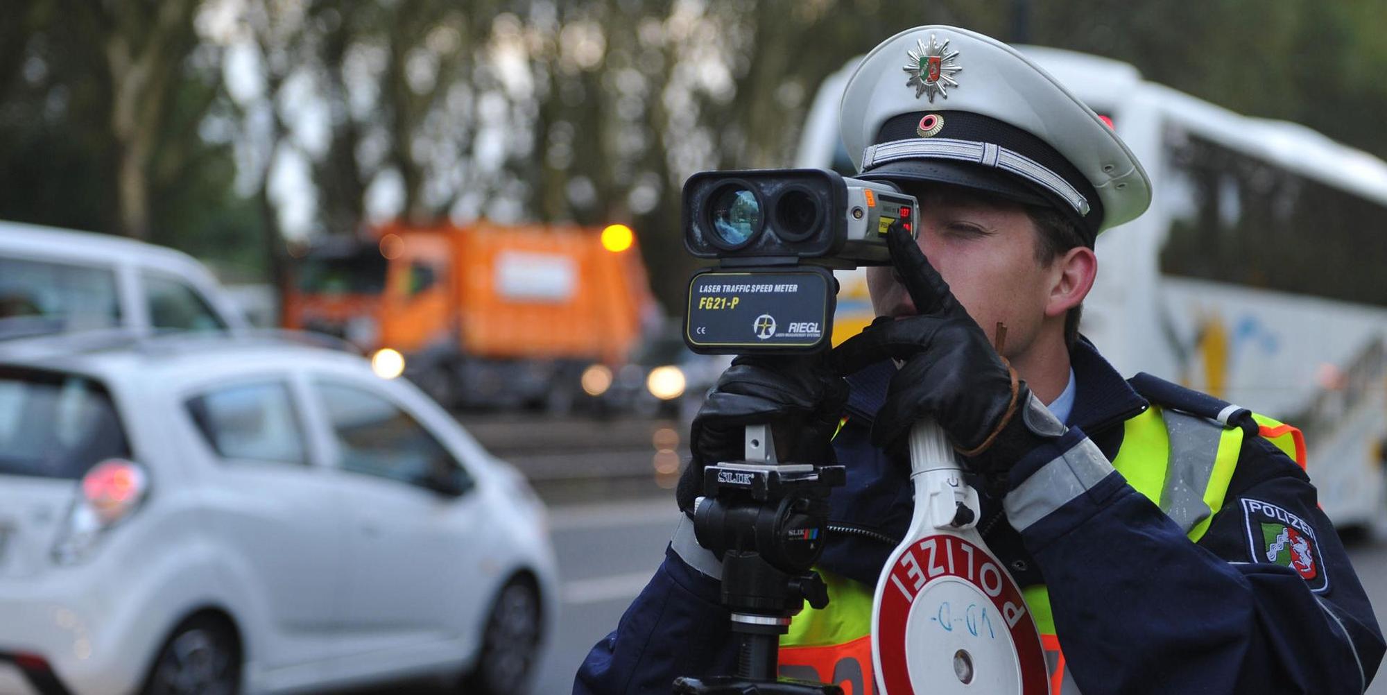 Polizei NRW Radarkontrolle Symbolbild