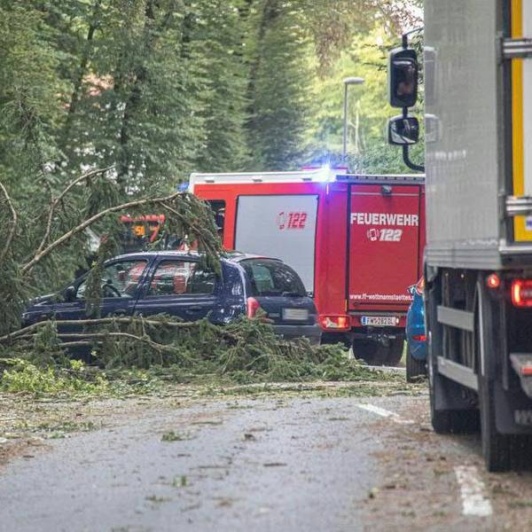 Unwetter Österreich dpa 190822