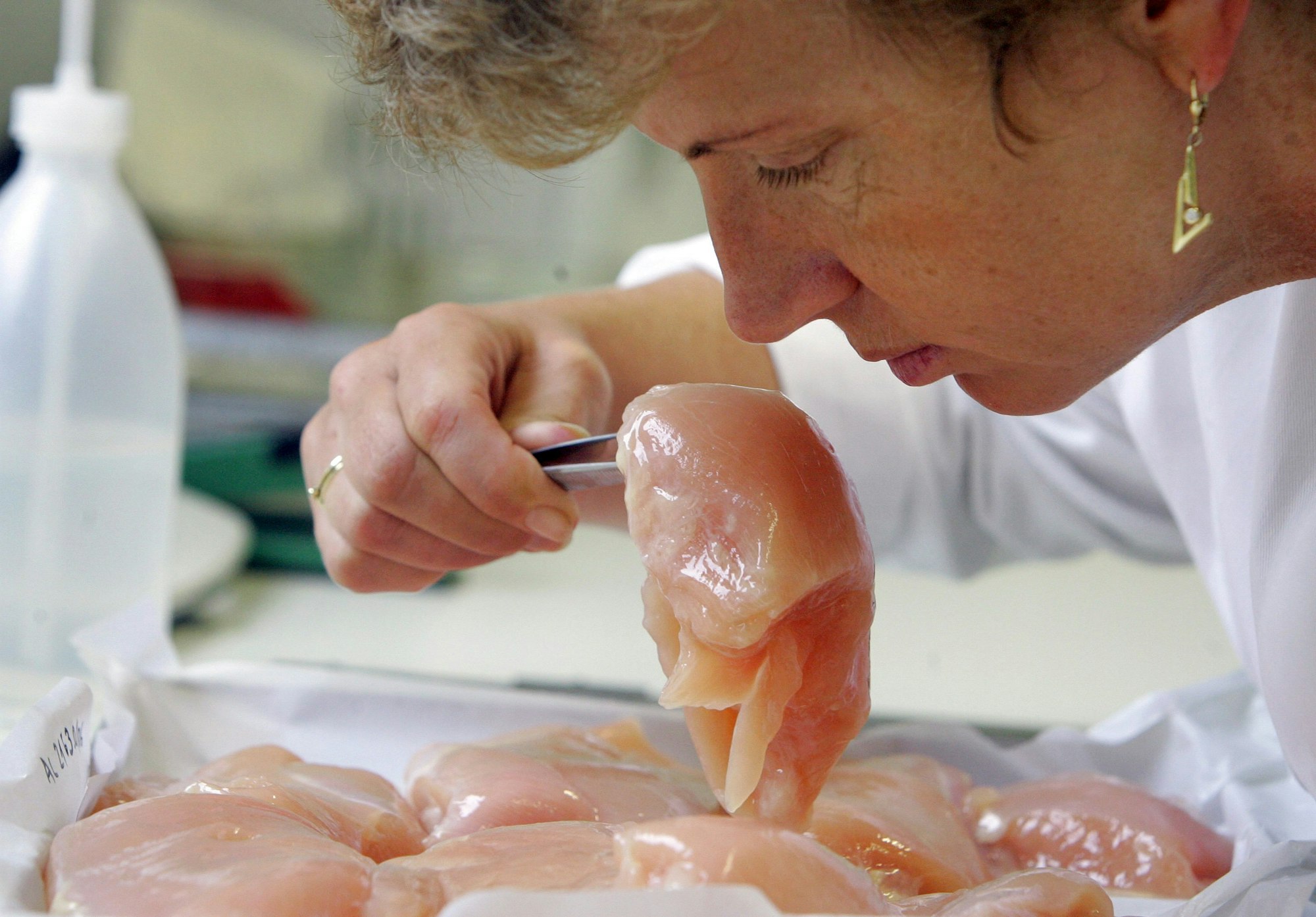 Hühnerfleisch Geruchstest