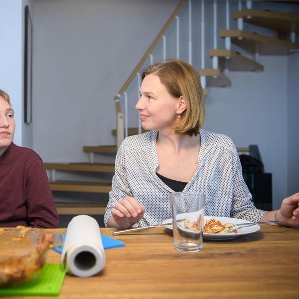 Aron_mit_seiner_Mutter