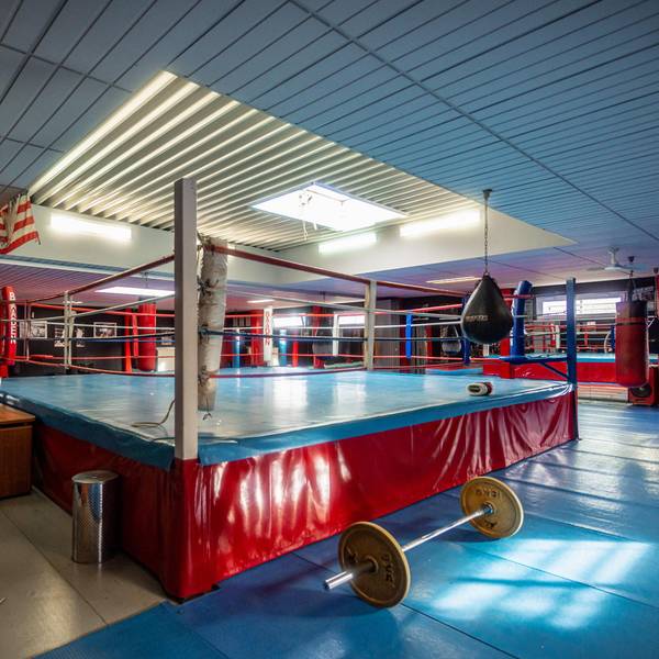 verlassene-orte_sportstudio-baaden_roe_002
