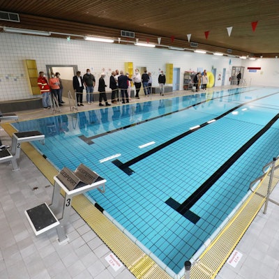 eroeffnung_saniertes_hallenbad_unkel_rkl