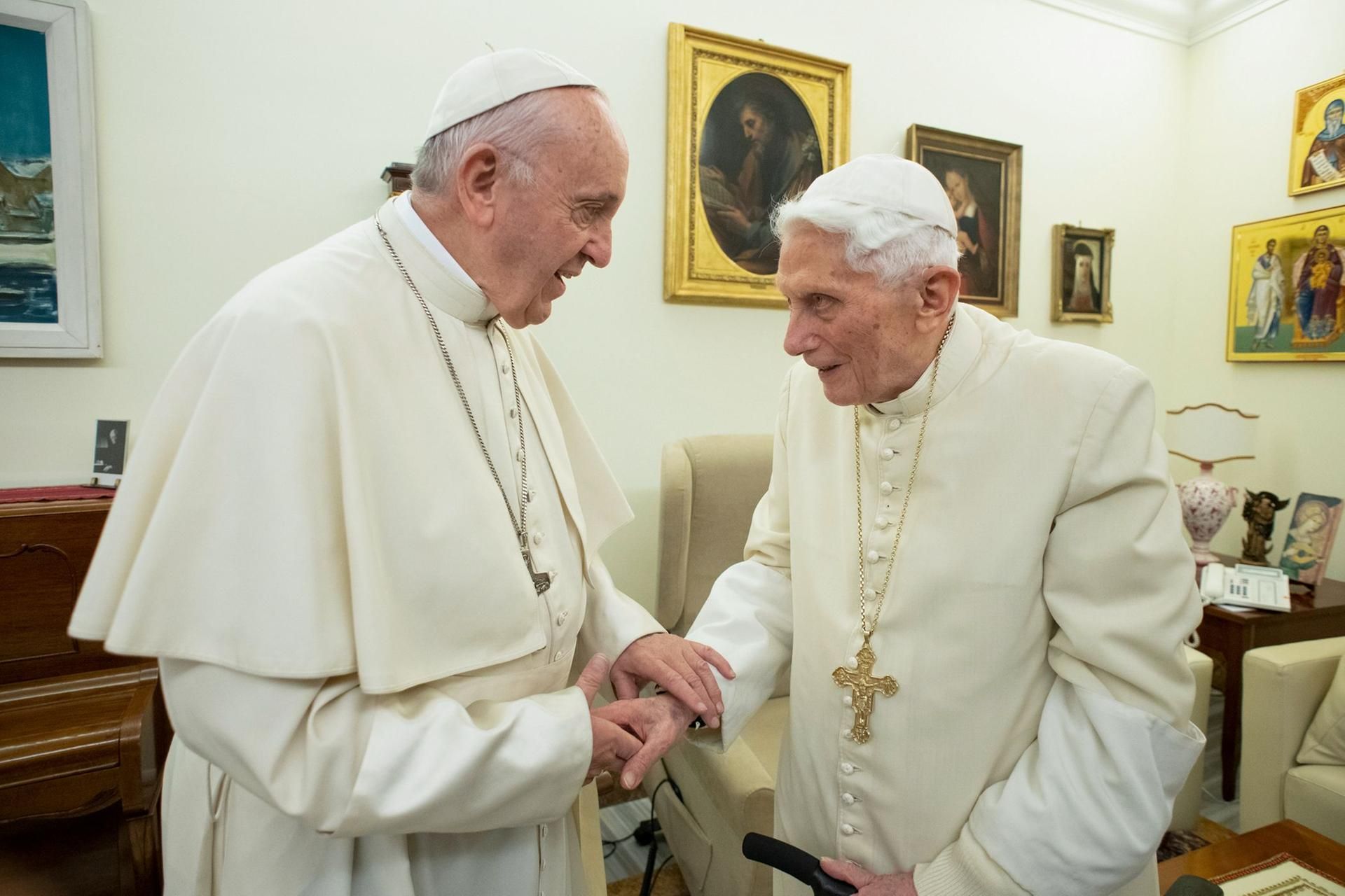 Pope vs Papst afp