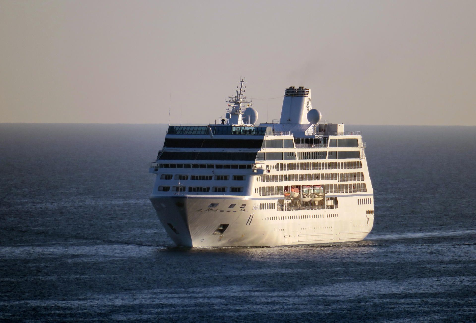 Kreuzfahrtschiff dpa neu