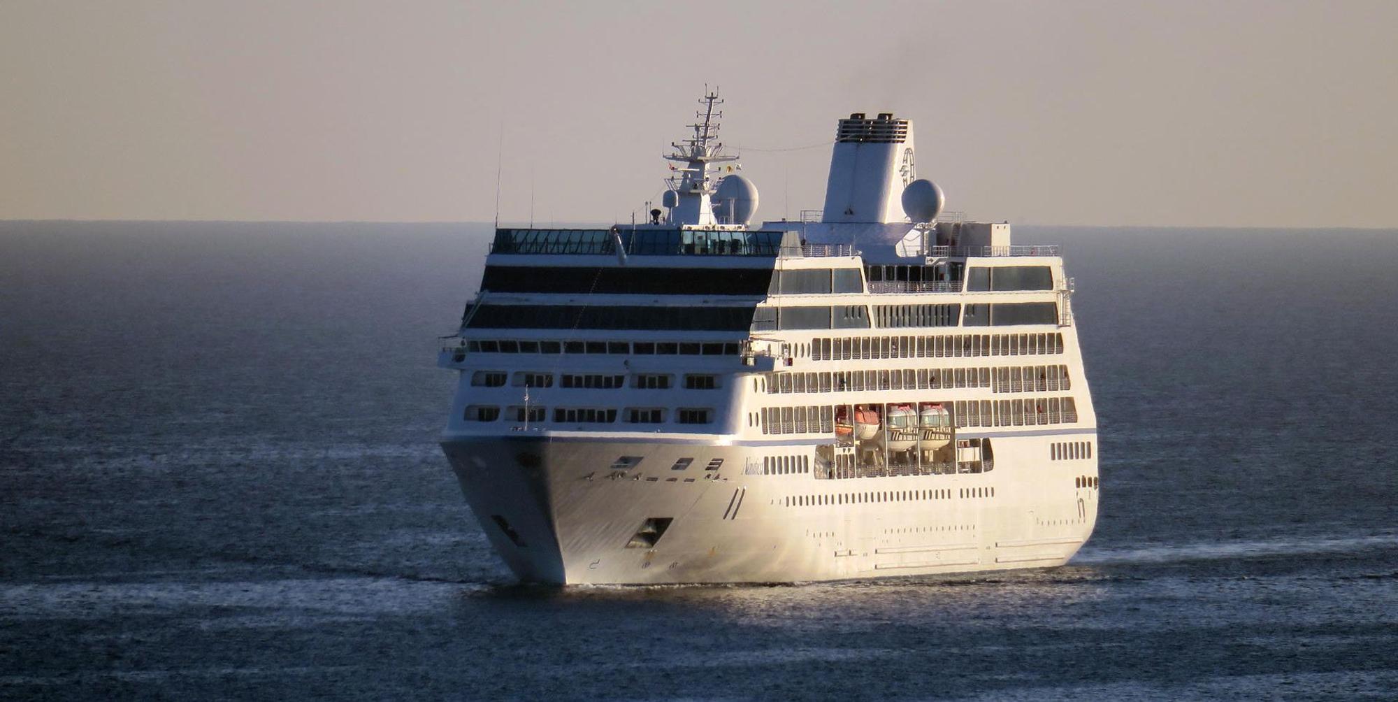 Kreuzfahrtschiff dpa neu
