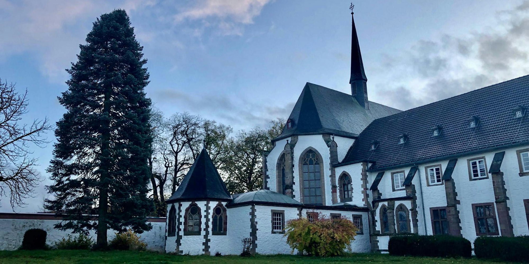 75580099_2578943425761987_2490809259034411008_n