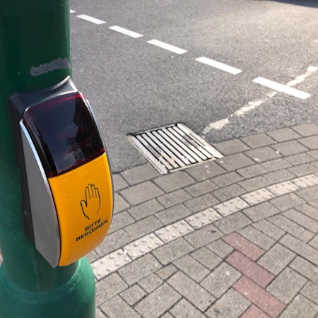 ampel-knopf-LE-leverkusen08042021IMG_3350