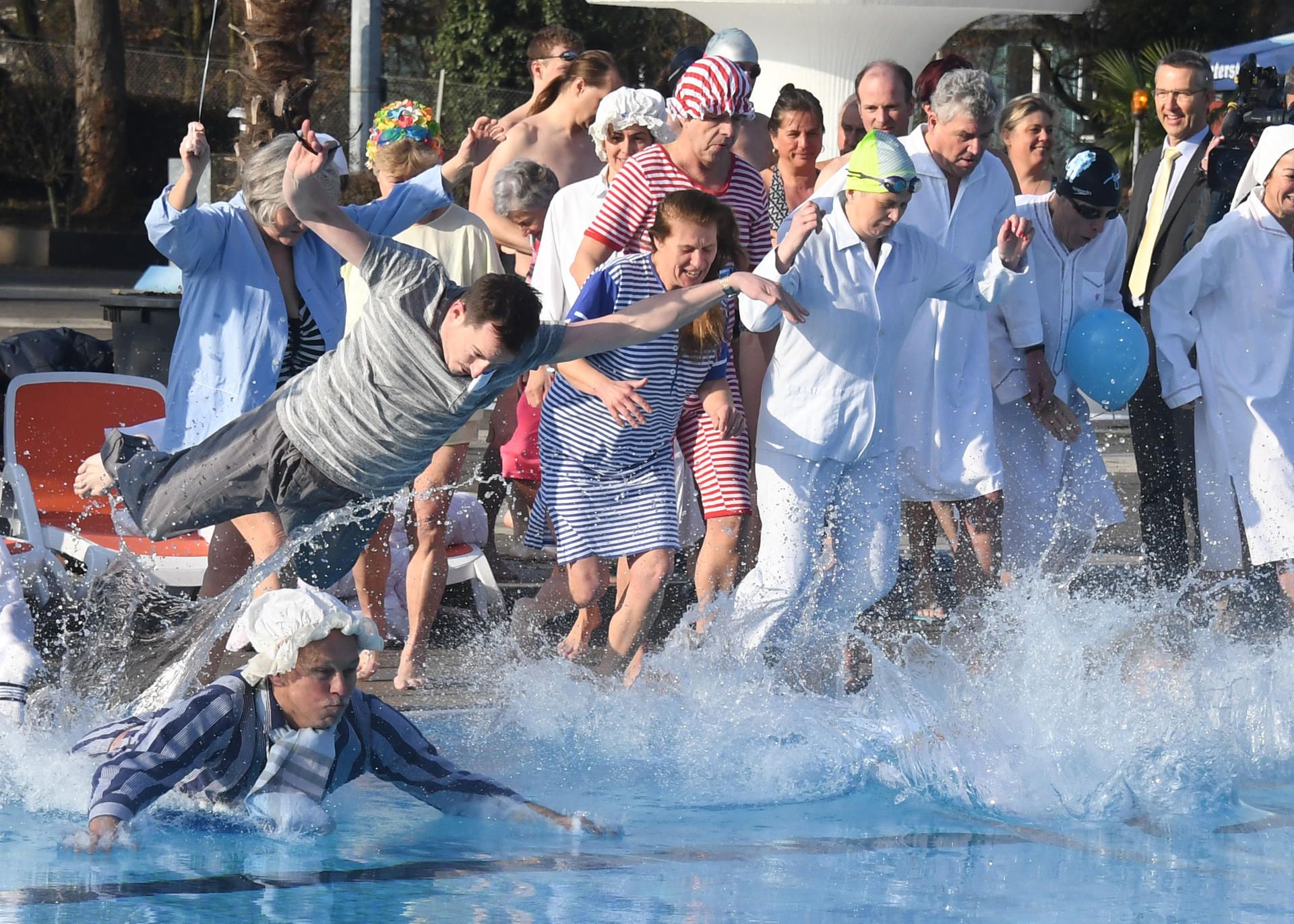 schlafanzug ins wasser