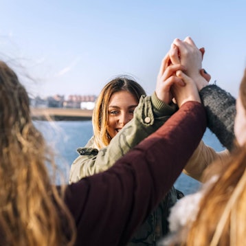 Freunde_Symbol_Frauen_imago