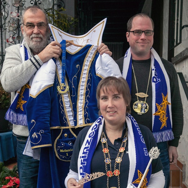 Prinzessin_Melanie_mit_Adjutanten