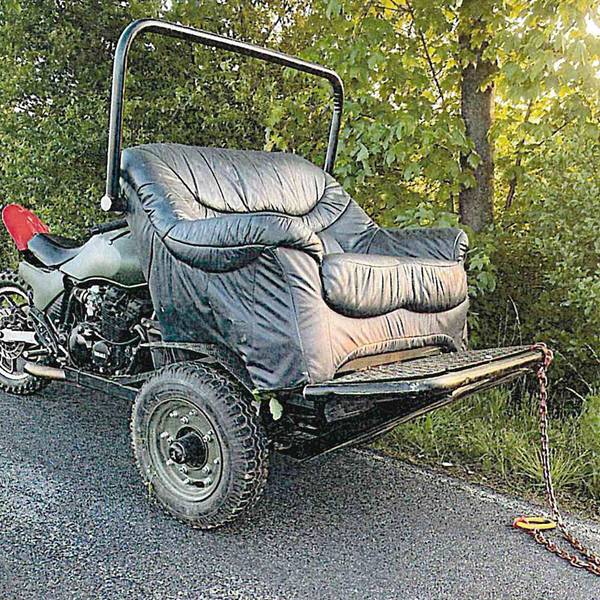 Sofa Motorrad dpa