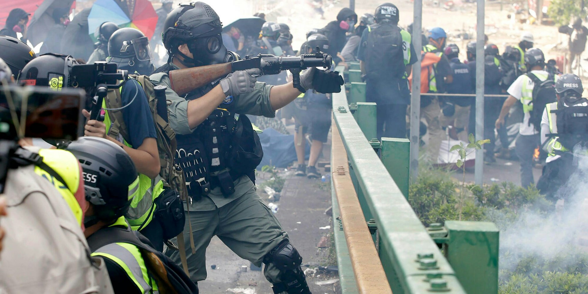 Hongkong_Demo_Waffen