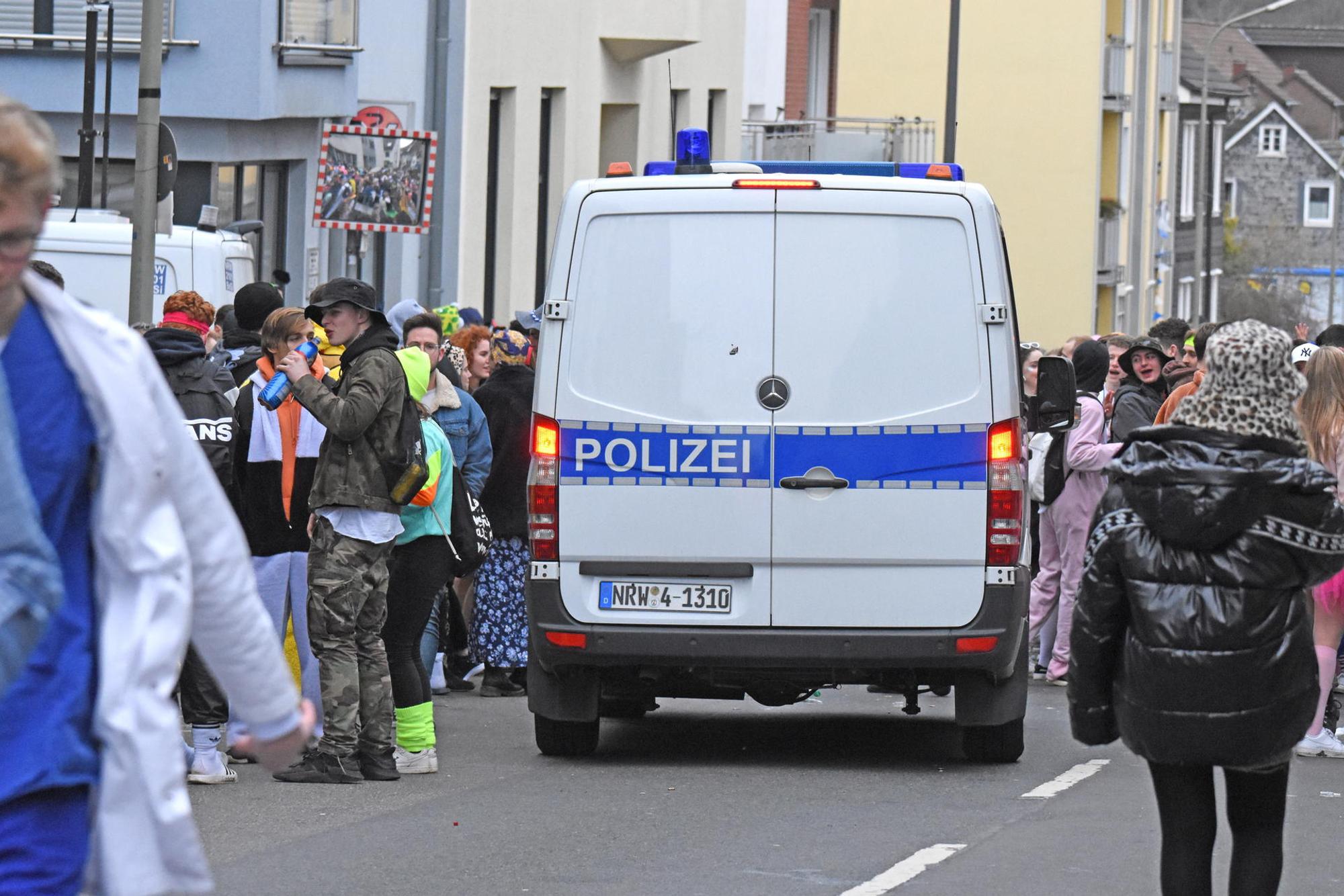 wu-bluetensamstagszug-polizei-bilanz_(5)