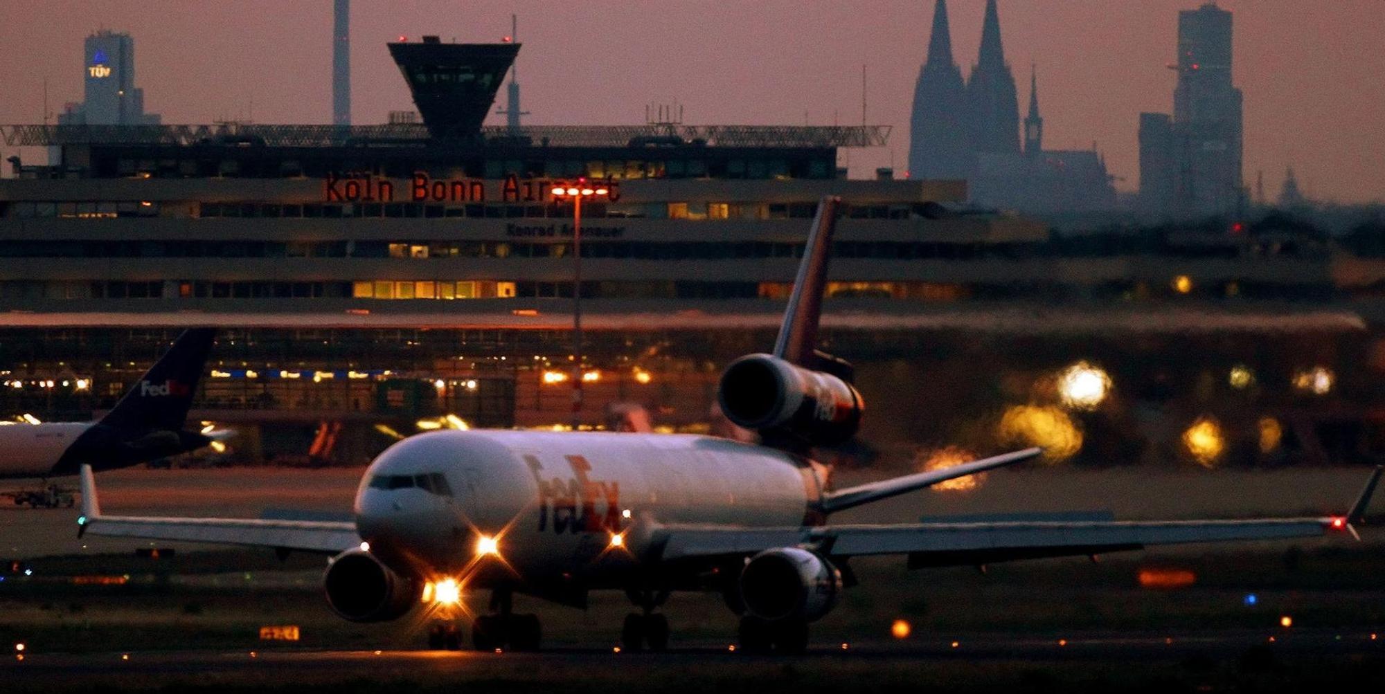Flughafen_Köln_Bonn_Nacht