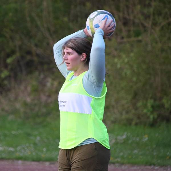 Julia-Reuss-spielt-Fussball (19)