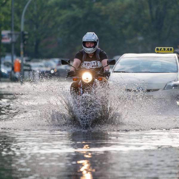 Starkregen Moped