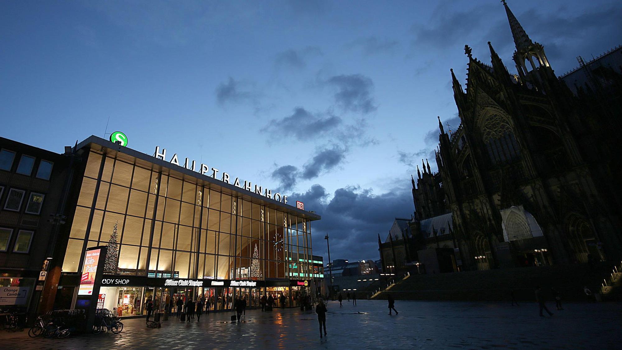 Hauptbahnhof Köln von Außen