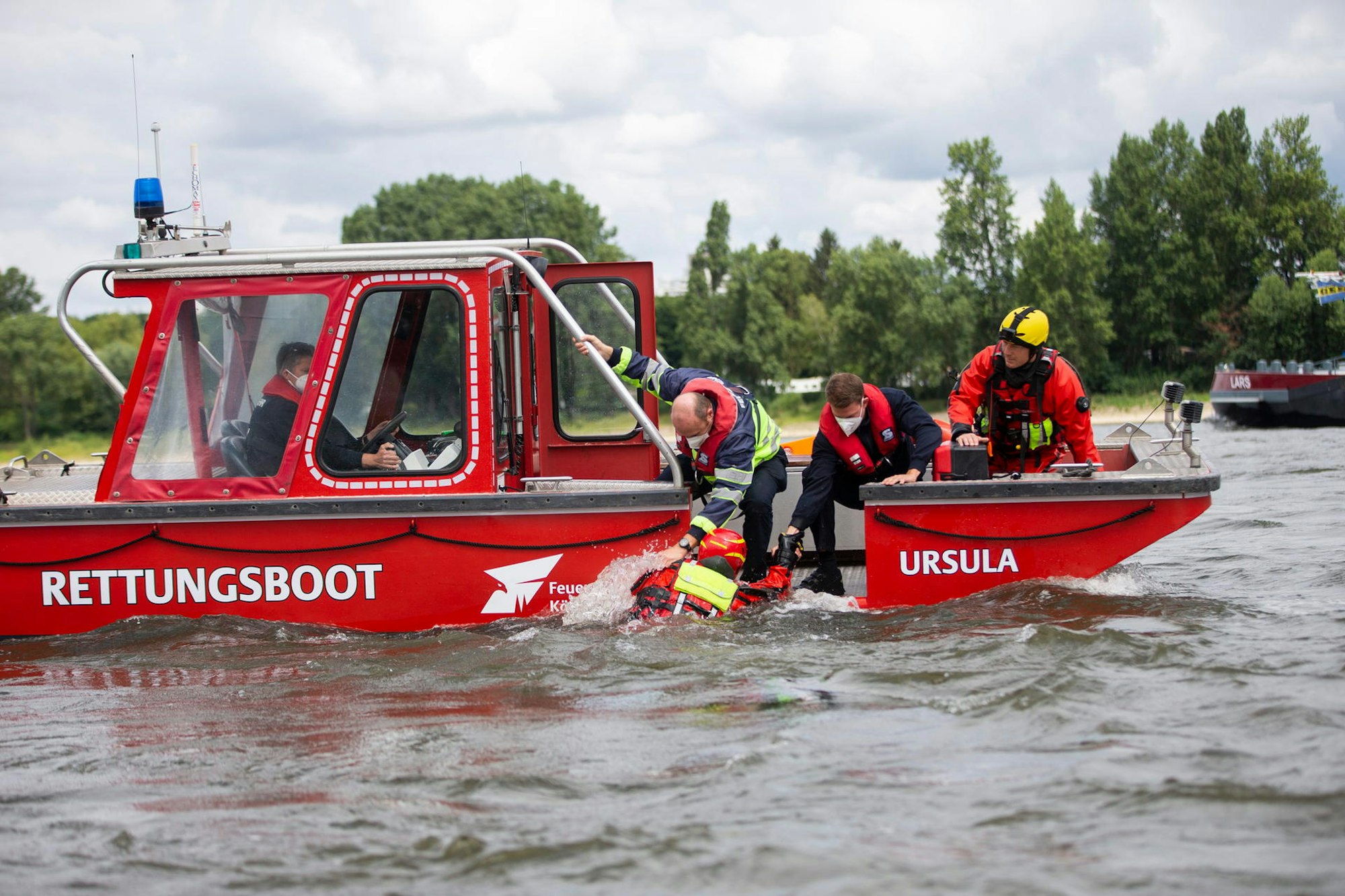 20220706_tb_Wasserrettung_FW_Rhein_002