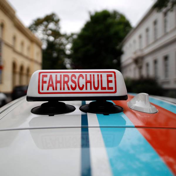 Fahrschule Symbolbild