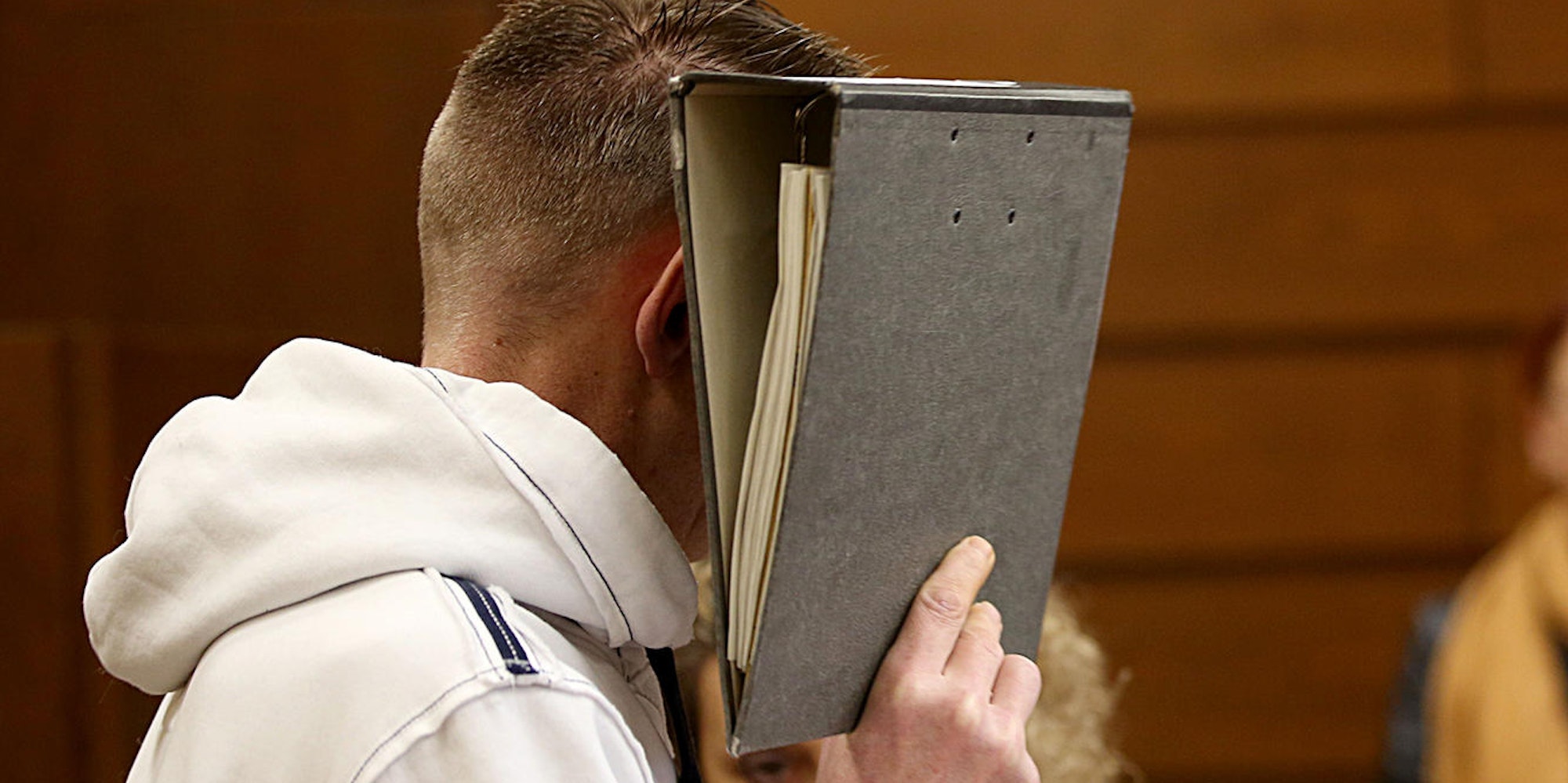 Angeklagter Samurai Schwert