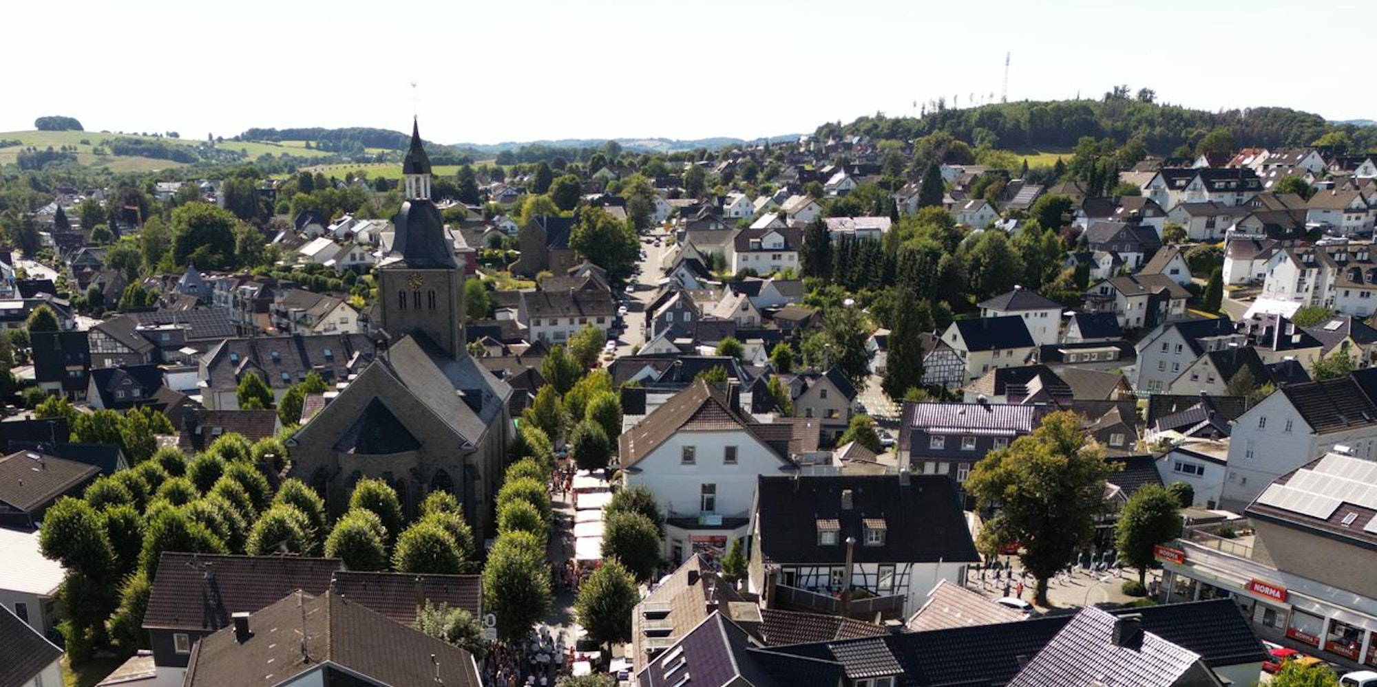 20220807_own_schützenfest_lindlar_Festzug_Königspaar_DJI_0471