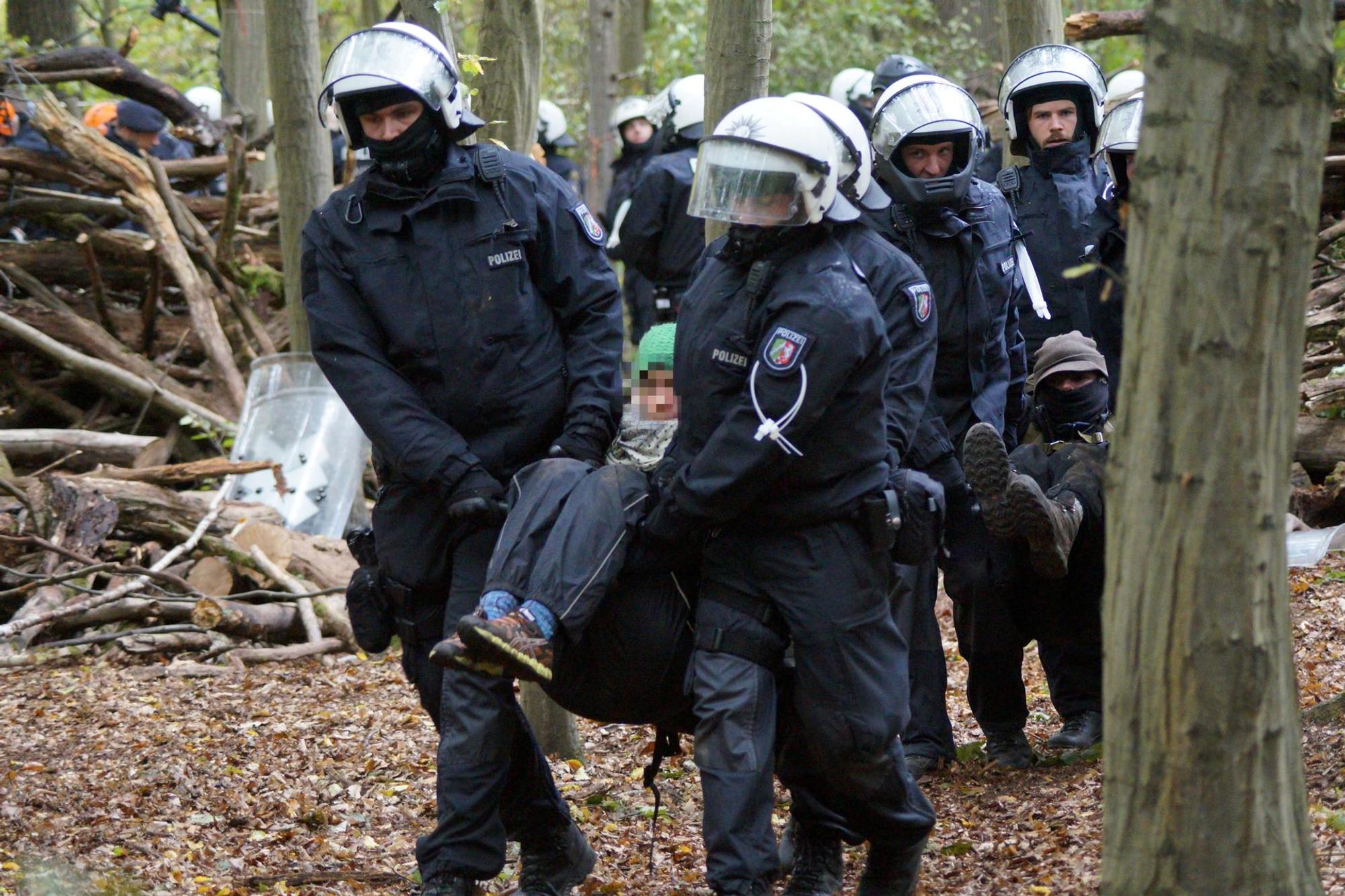 Räumung Hambacher Forst 021018