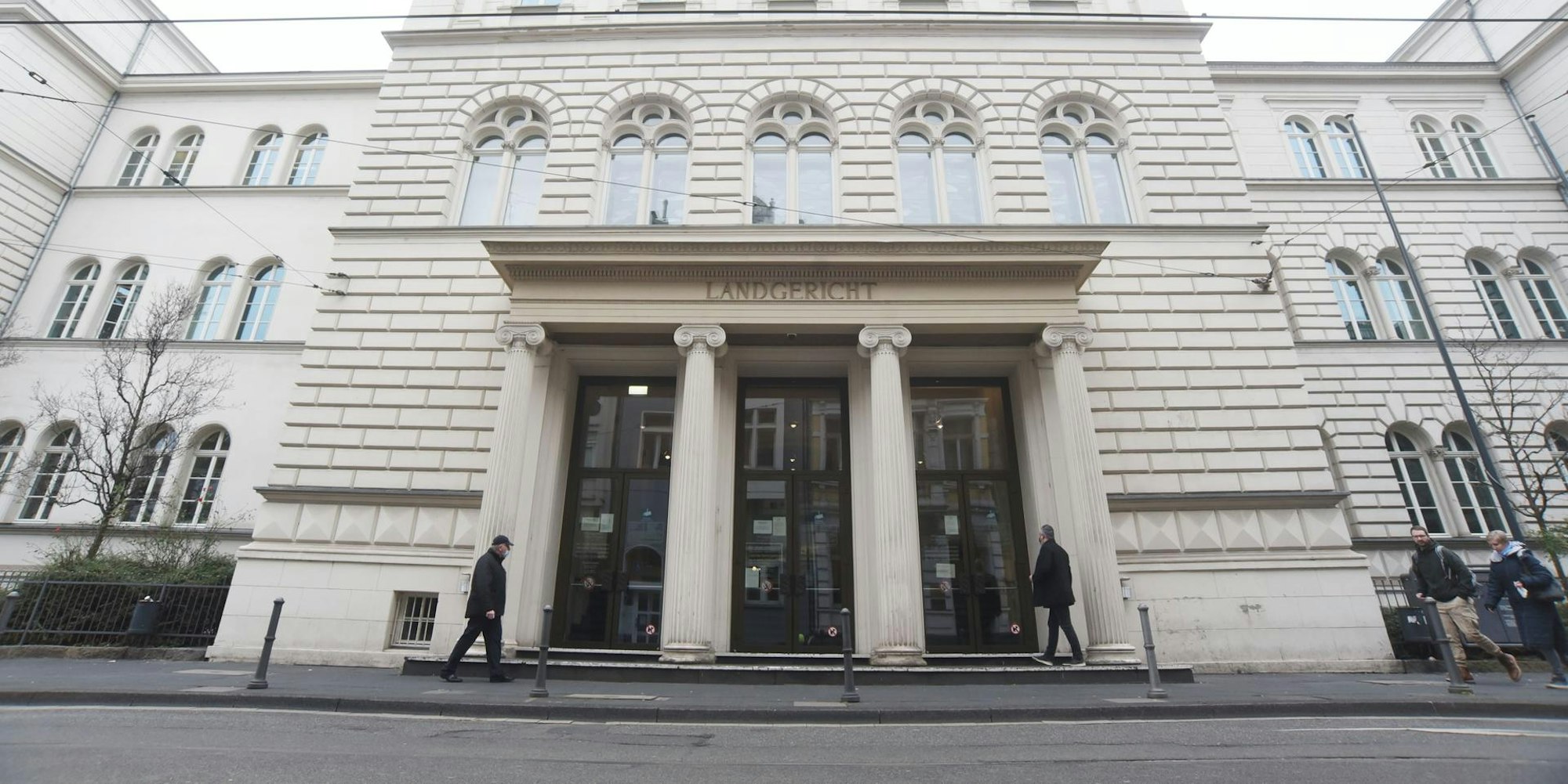 Landgericht_Bonn_Eingang