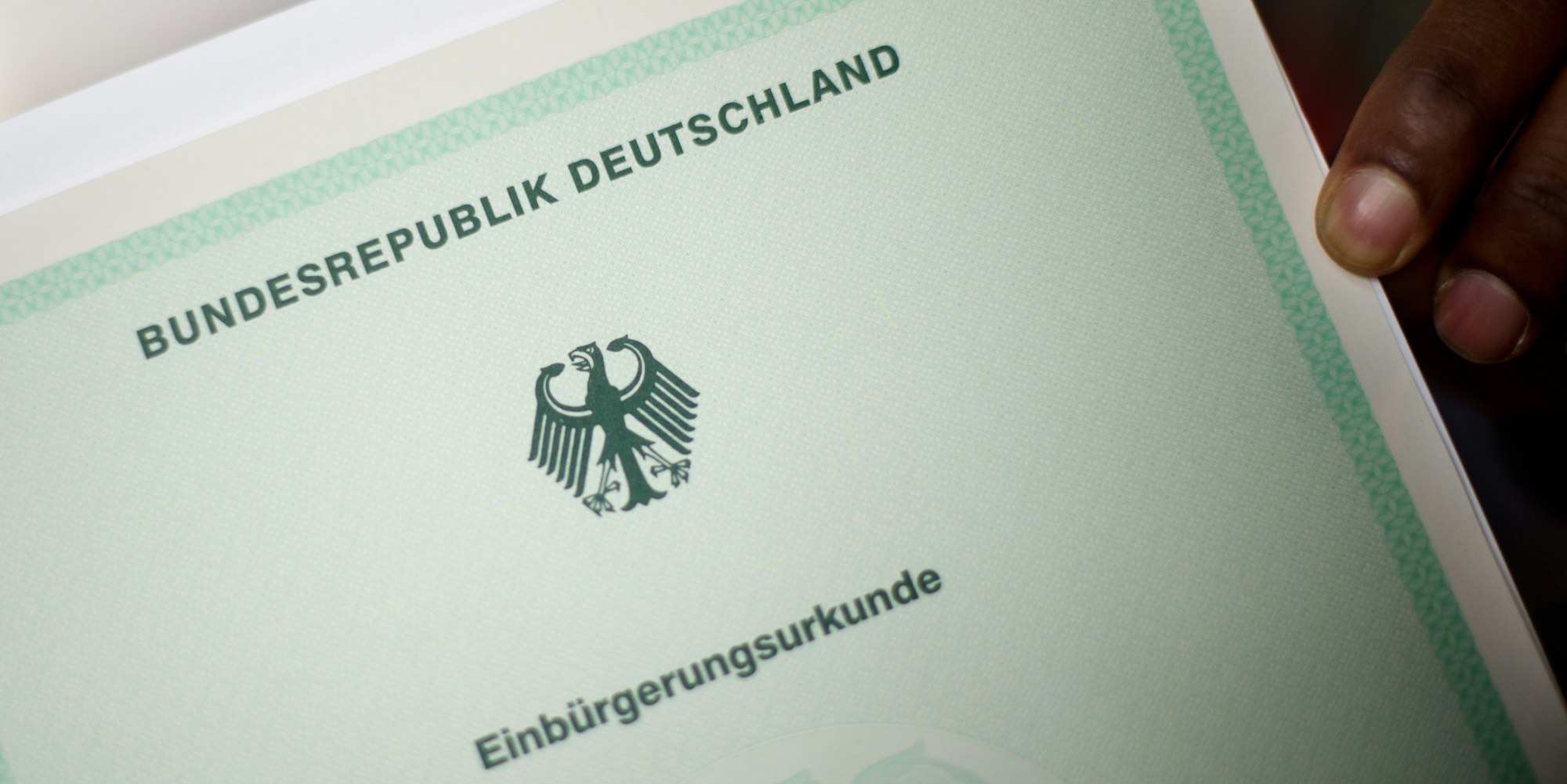 Einbürgerungsurkunde 260416