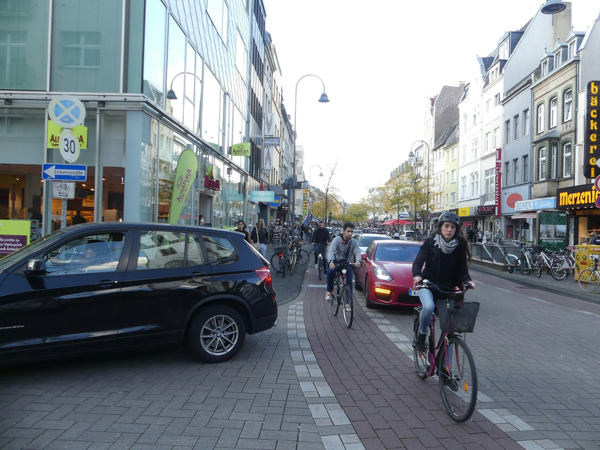 roes-venloer-str-verkehr-005
