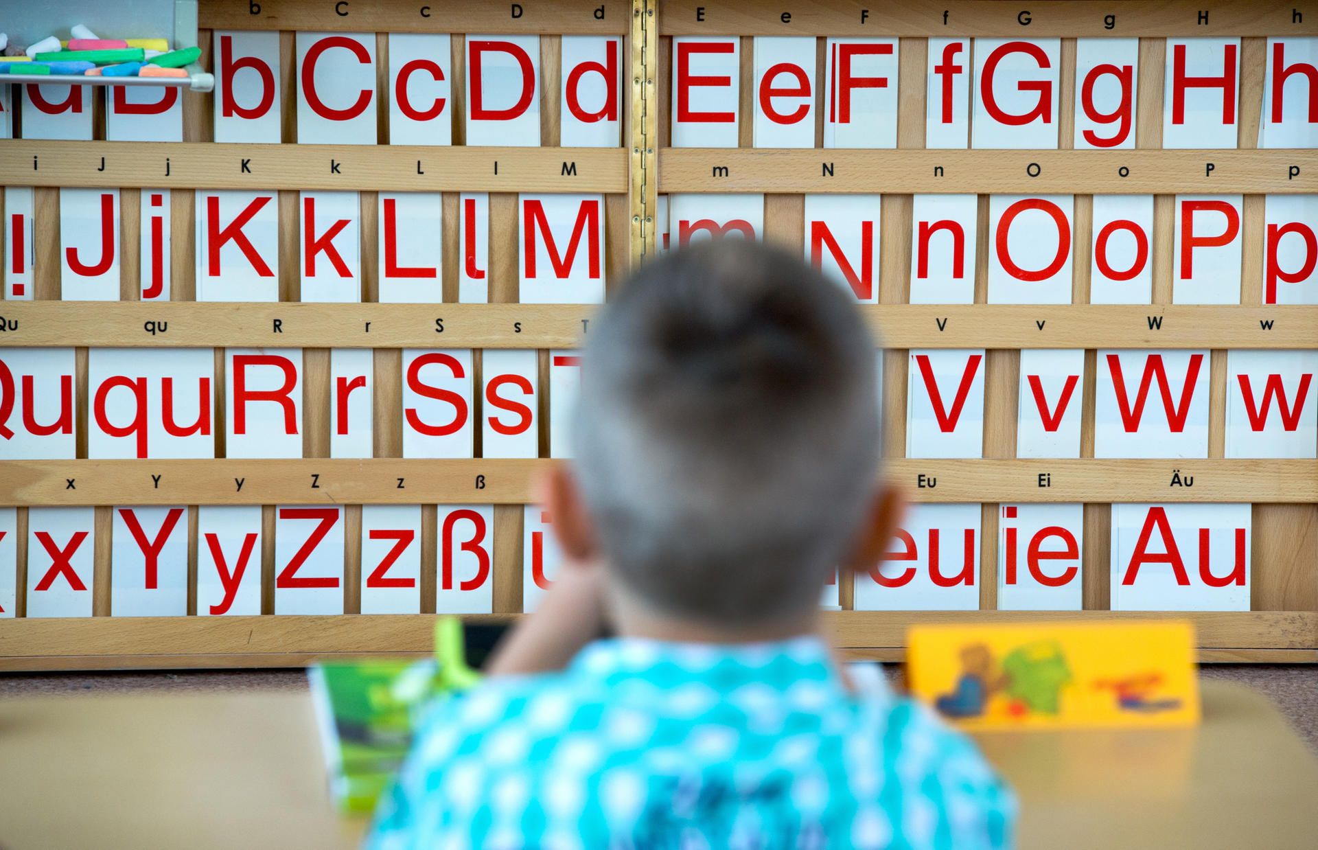 kind-kindergarten-sprache