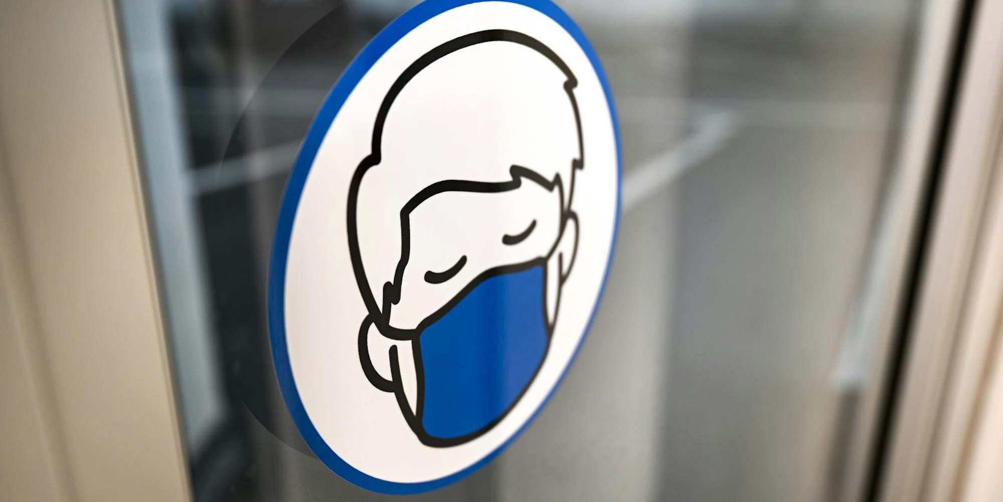 Masken Aufkleber 090222