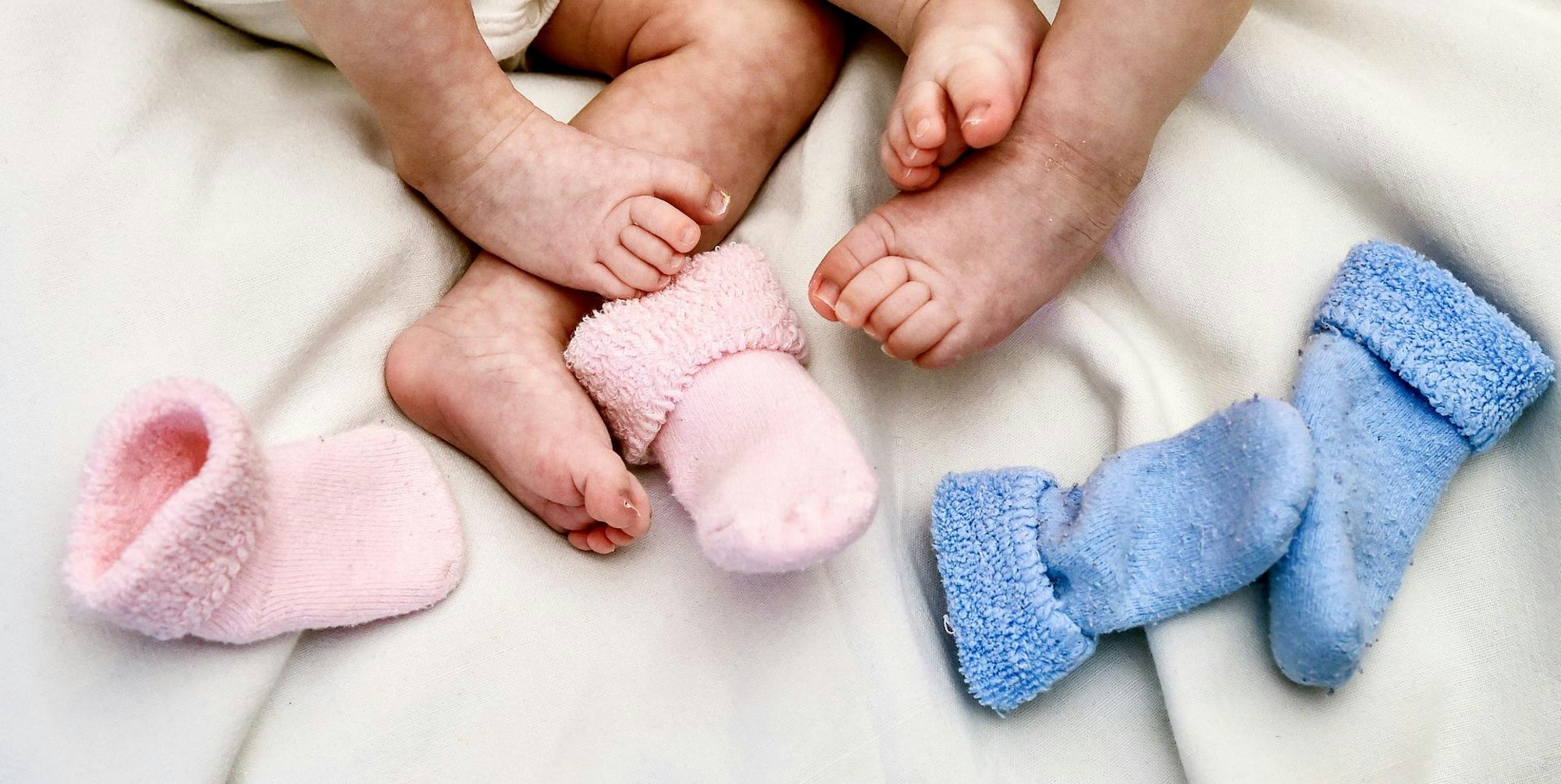 Zwillinge Symbolbild dpa 061019