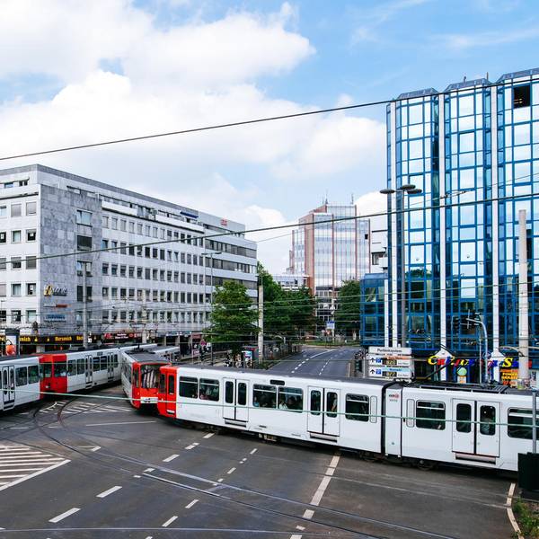 cob_20170717_KVB_-_Stadtbahn_-_Barbarossaplatz_2