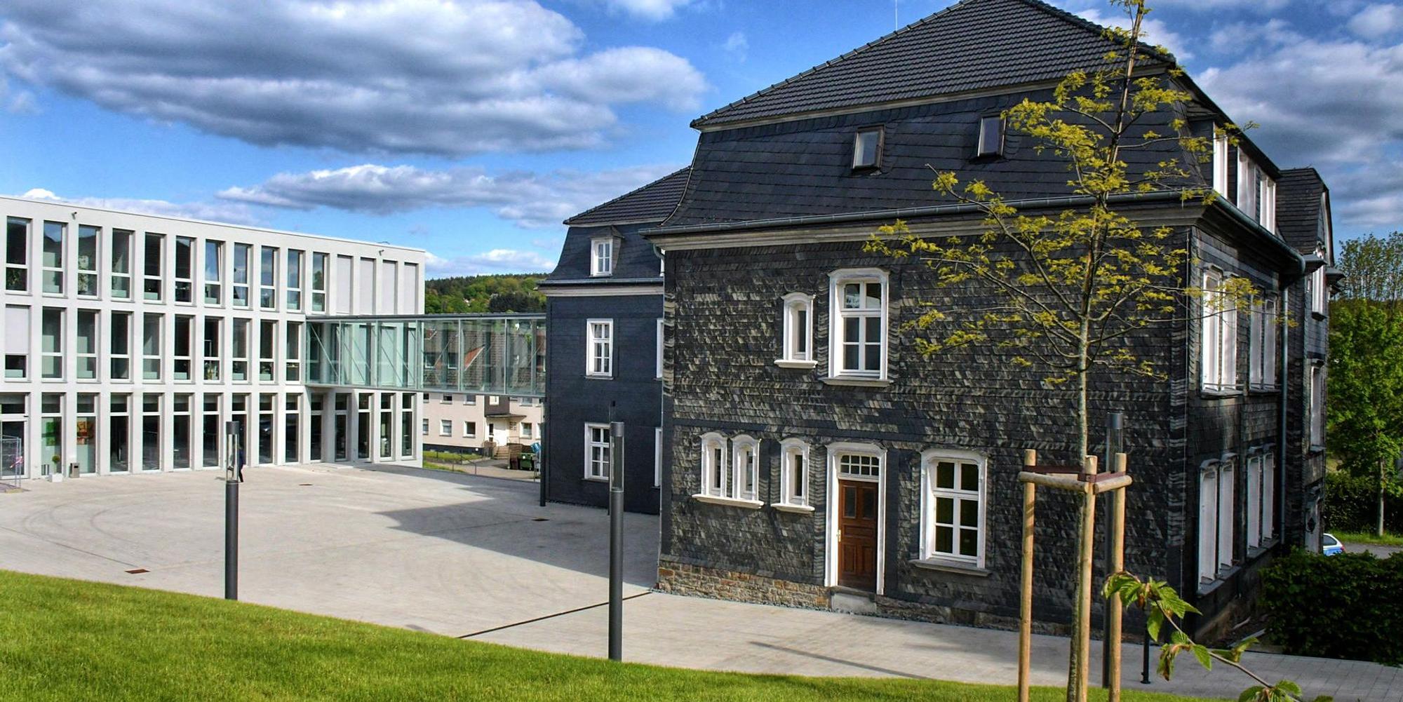rathaus-buergerdorf-waldbroel-pkr-2