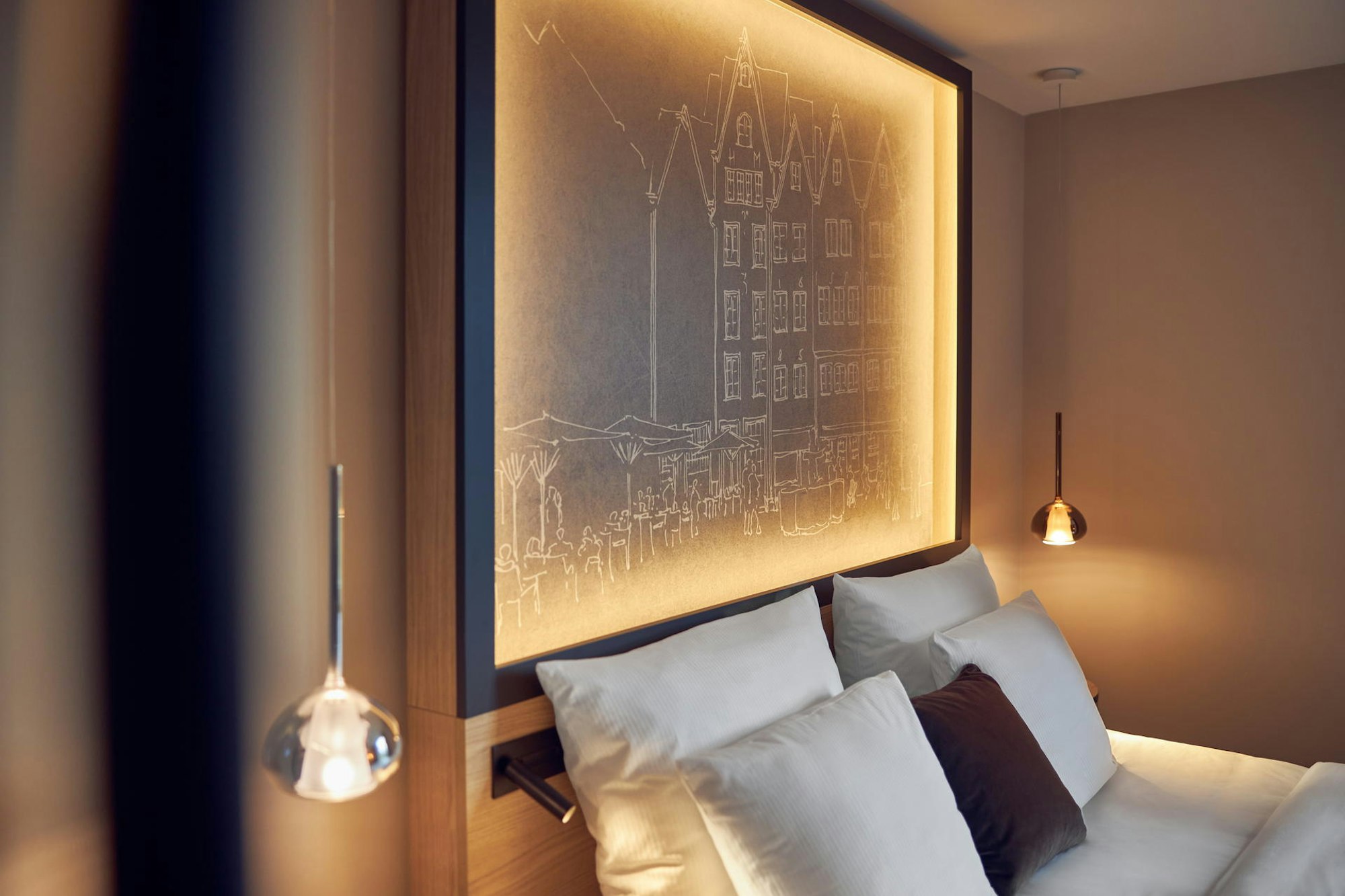 Bedroom_Details_Wasserturm_Hotel_Cologne_12