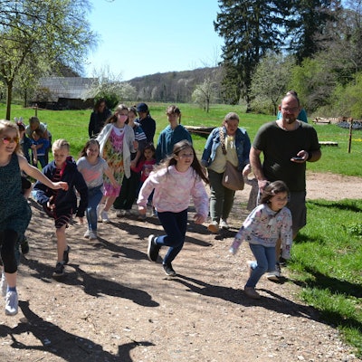 Burg Satzvey Ostermarkt Kinder